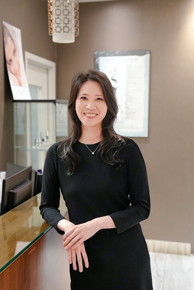 Dr Sarah Wong, Female Asian Plastic Surgeon Toronto, Markham, Richmond Hill | Breast Augmentation, Liposuction, Labiaplasty